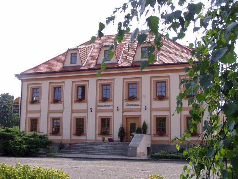 Hotel Zamecek Распенава Экстерьер фото